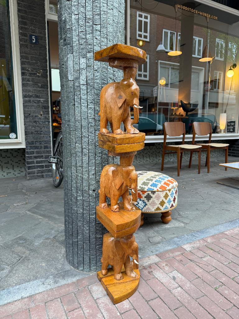 SALE: antieke, vintage houten olifant bijzettafeltjes, Ophalen