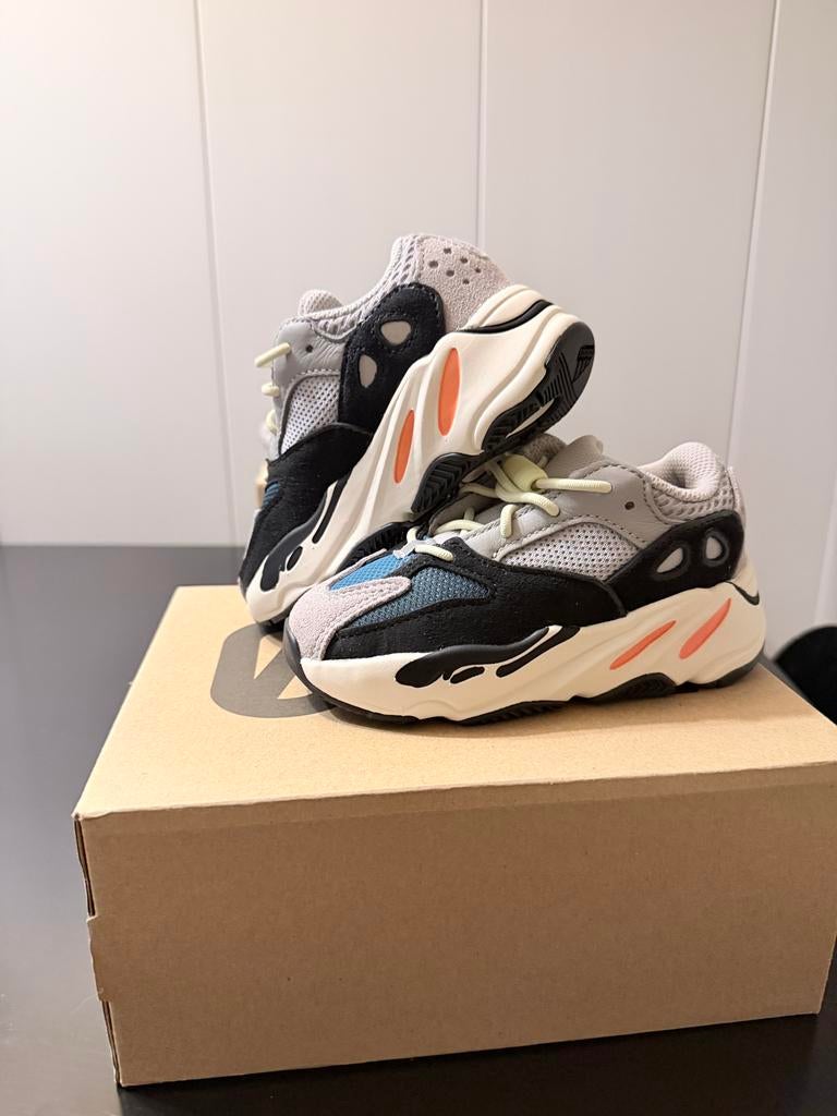 Yeezy boost 700 infant maat 25, Ophalen, Jongen of Meisje, Schoenen, Nieuw