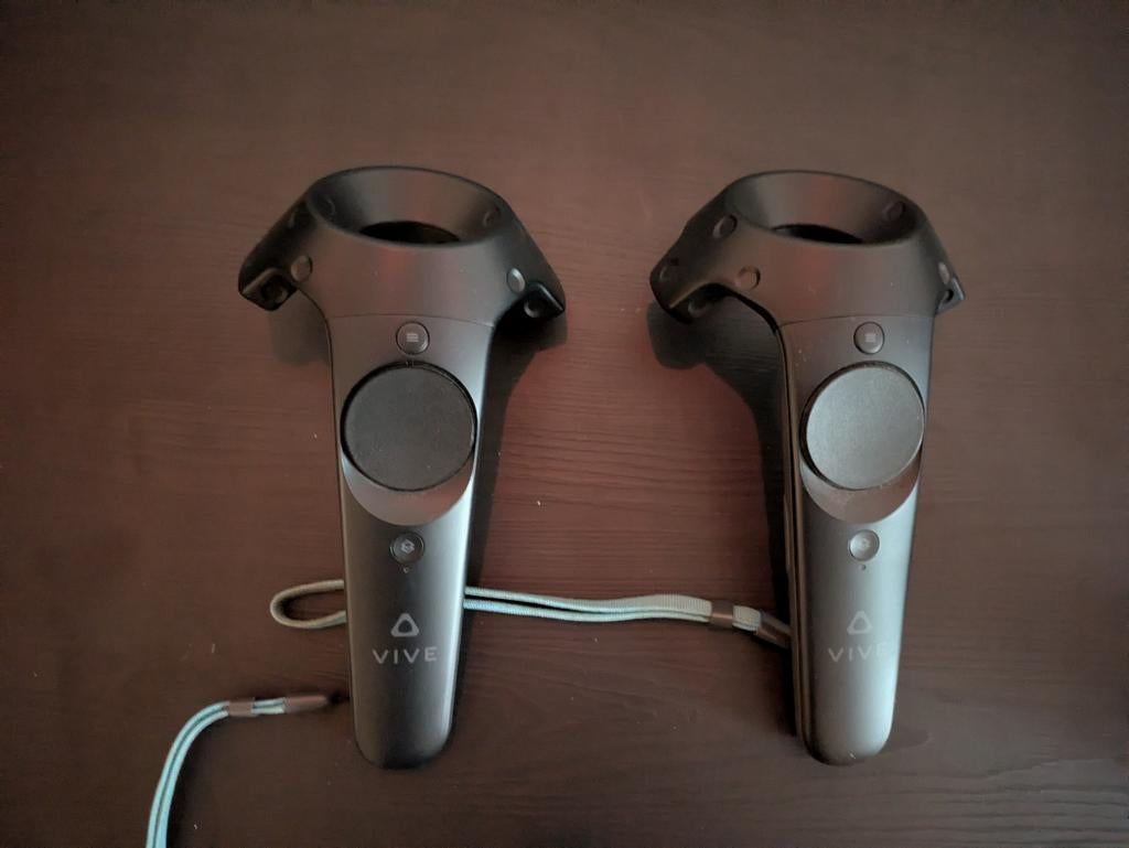 HTC Vive Controllers (set van 2), Spelcomputers en Games, Virtual Reality, Gebruikt, Pc, Controller, Ophalen of Verzenden