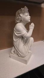 Antiek Bisquit Beeld van Knielend Kindje