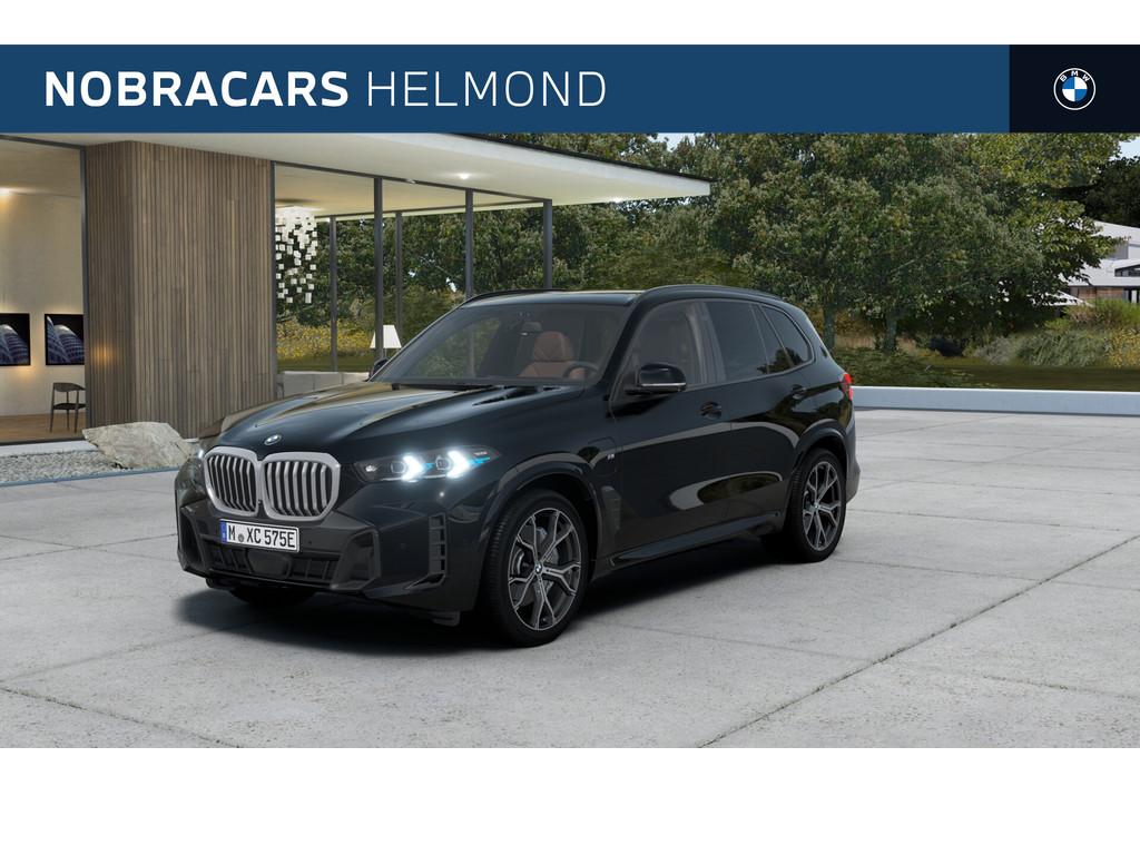BMW X5 xDrive50e M Sport Automaat / Trekhaak / Panoramadak /, Automaat, X5, 2395 kg, Zwart