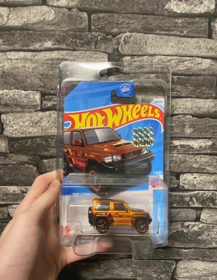 Hot Wheels Mitsubishi Pajero Evolution  sth - Factory Sealed, Hobby en Vrije tijd, Modelauto's | 1:18, Ophalen of Verzenden, Nieuw