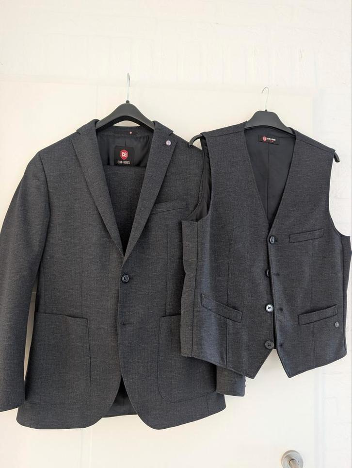 Club of Gents 3-delig pak – donkergrijs EU46, Kleding | Heren, Trouwkleding en Trouwaccessoires, Zo goed als nieuw, Trouwpak, Grijs