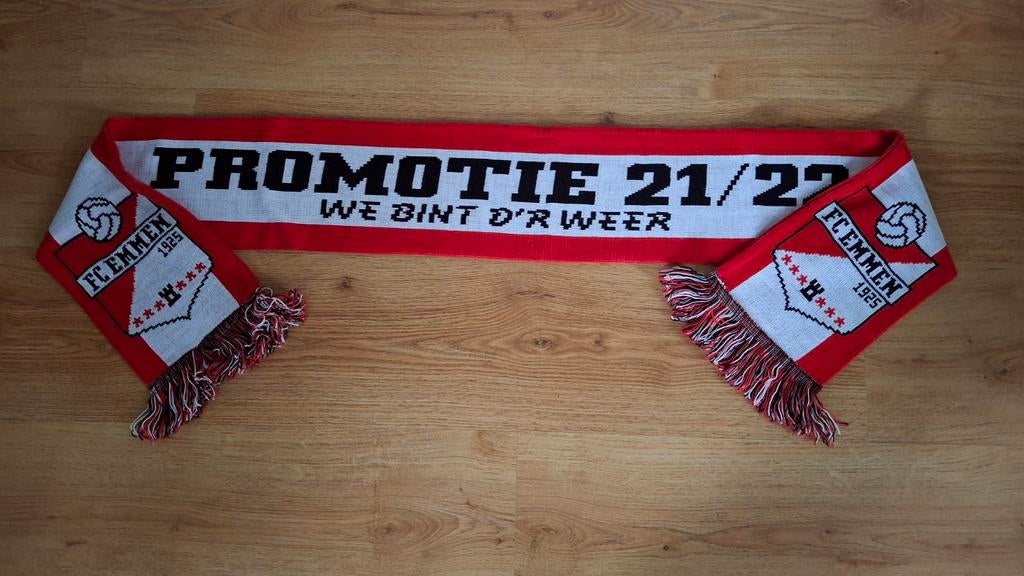 FC Emmen sjaal, Verzamelen, Sportartikelen en Voetbal, Ophalen of Verzenden, Nieuw, Overige binnenlandse clubs, Vaantje of Sjaal