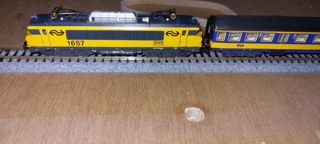 Digitale Fleischmann NS 1600 loc met 4 rijtuigen N-spoor, Hobby en Vrije tijd, Modeltreinen | N-Spoor, Ophalen of Verzenden