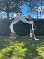Te huur: houten backdrop + backdrop doek ivoorkleurig, Ophalen, Geboorte of Huwelijk