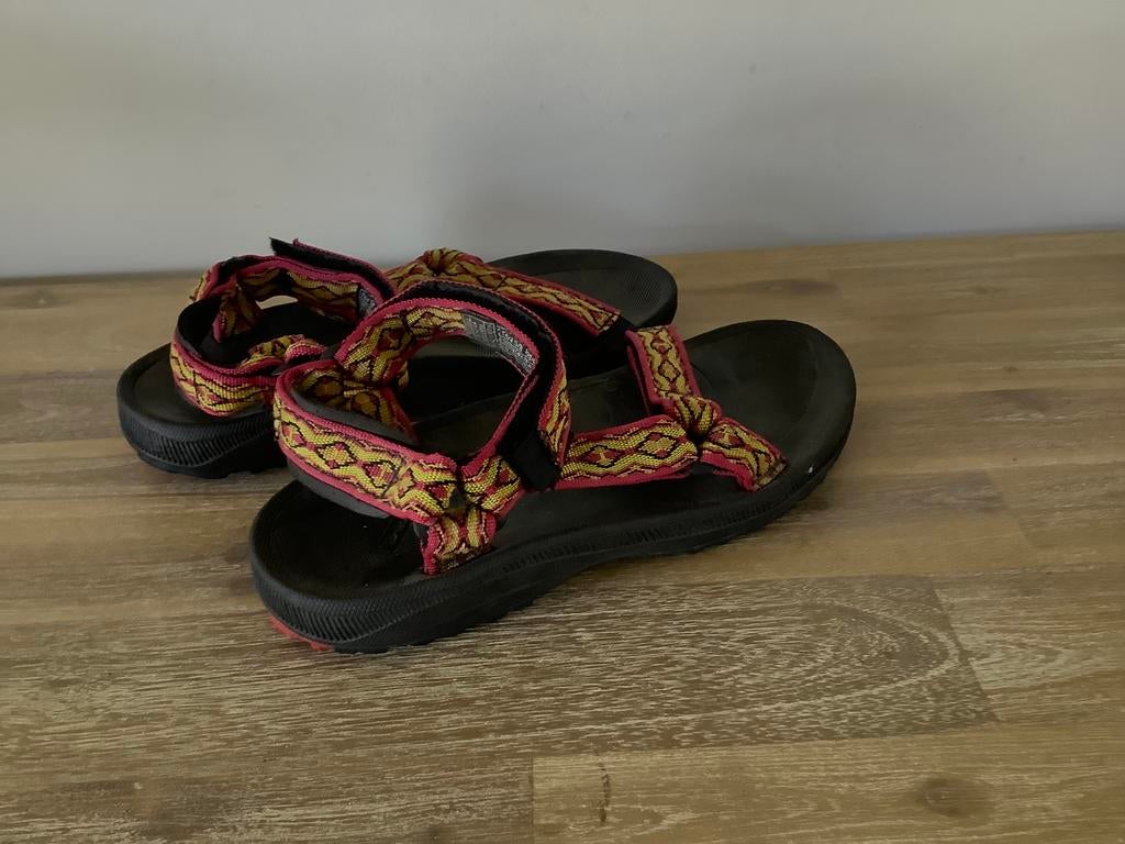 Teva sandalen maat 36, Sandalen, Overige kleuren, Ophalen of Verzenden, Zo goed als nieuw
