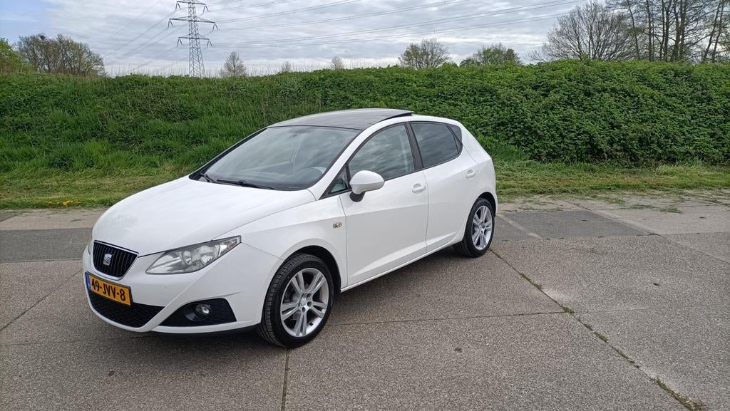 Seat Ibiza 1.4 sport 2009 Panorama dak nieuwe apk, Auto's, Seat, Voorwielaandrijving, Stof, 40 €/maand, 4 cilinders