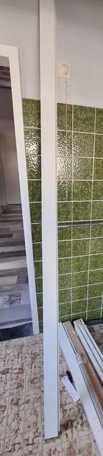 20x Witte hoge plinten 18x75mm 2.4m MDF, Ophalen, Nieuw, Mdf, 200 tot 250 cm