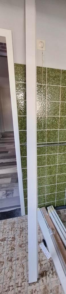 20x Witte hoge plinten 18x75mm 2.4m MDF, Doe-het-zelf en Verbouw, Plinten en Afwerking, Nieuw, Plinten, Mdf, 200 tot 250 cm, Ophalen