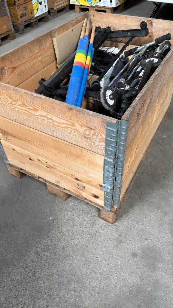 Rommelmarkt spullen zie fotos, Ophalen