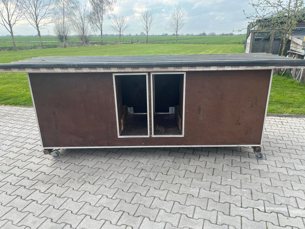 Hondenhok  voor twee honden geïsoleerd hok, Huis en Inrichting, Barren, Ophalen, Gebruikt