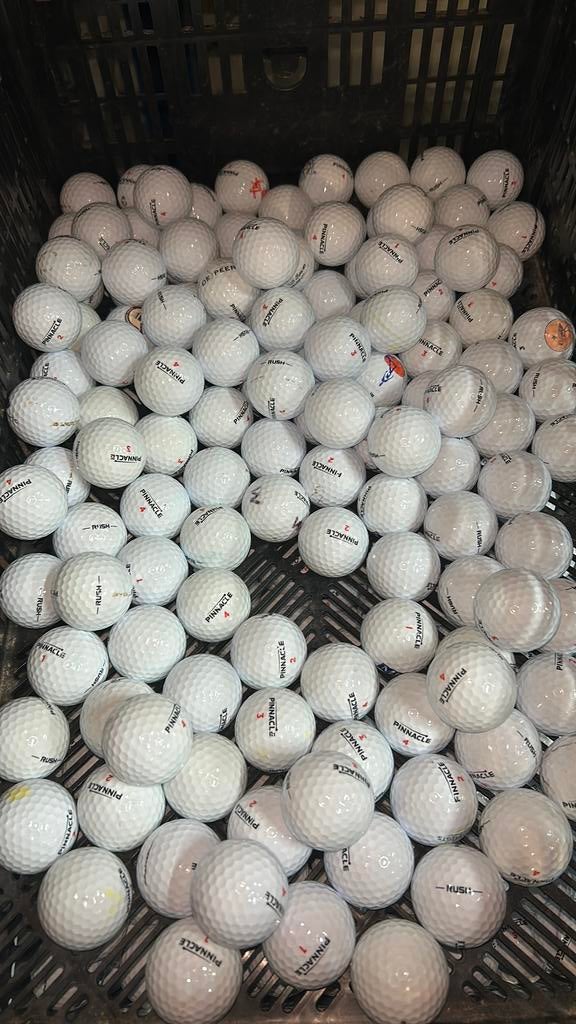 100 Stuks Pinnacle Rush Golfballen AAAA, Ophalen of Verzenden, Zo goed als nieuw, Bal(len)