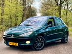 Peugeot 206 1.6 16V Roland Garros *Pano* | Nw. APK | Org. NL, Voorwielaandrijving, 40 €/maand, Beige, 4 cilinders