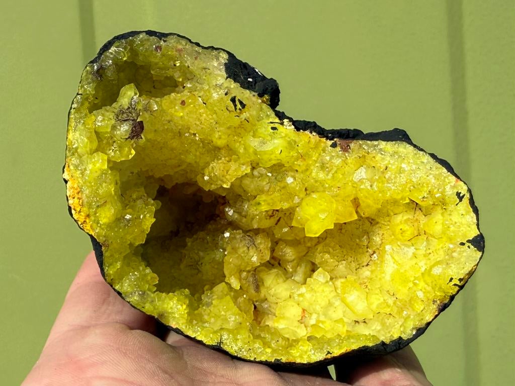 Grote Powerboll mineralen bergkristal UV actief fluoriserend, Ophalen of Verzenden, Mineraal