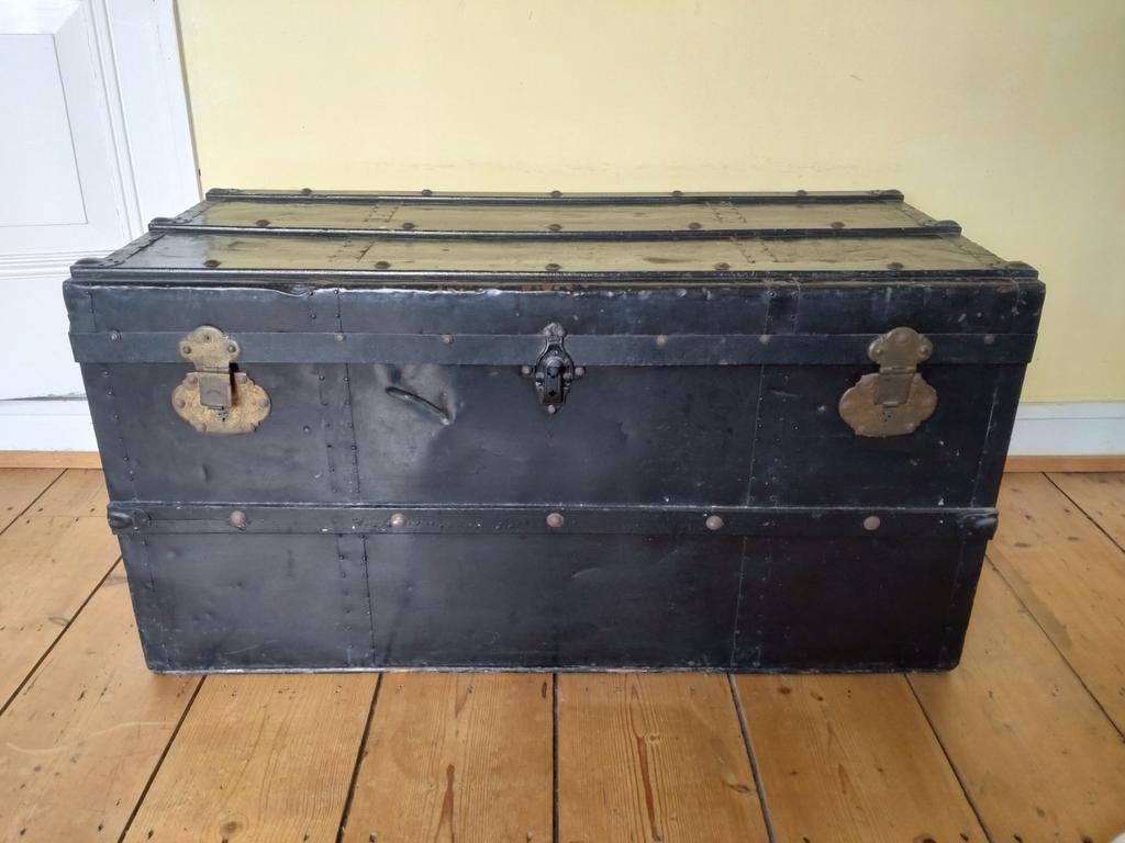 Oude hutkoffer, Ophalen