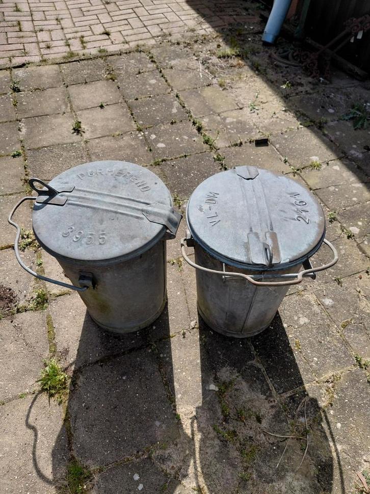 2 zinken vuilnisemmers - 1 bodem slecht, Antiek en Kunst, Antiek | Overige Antiek, Ophalen