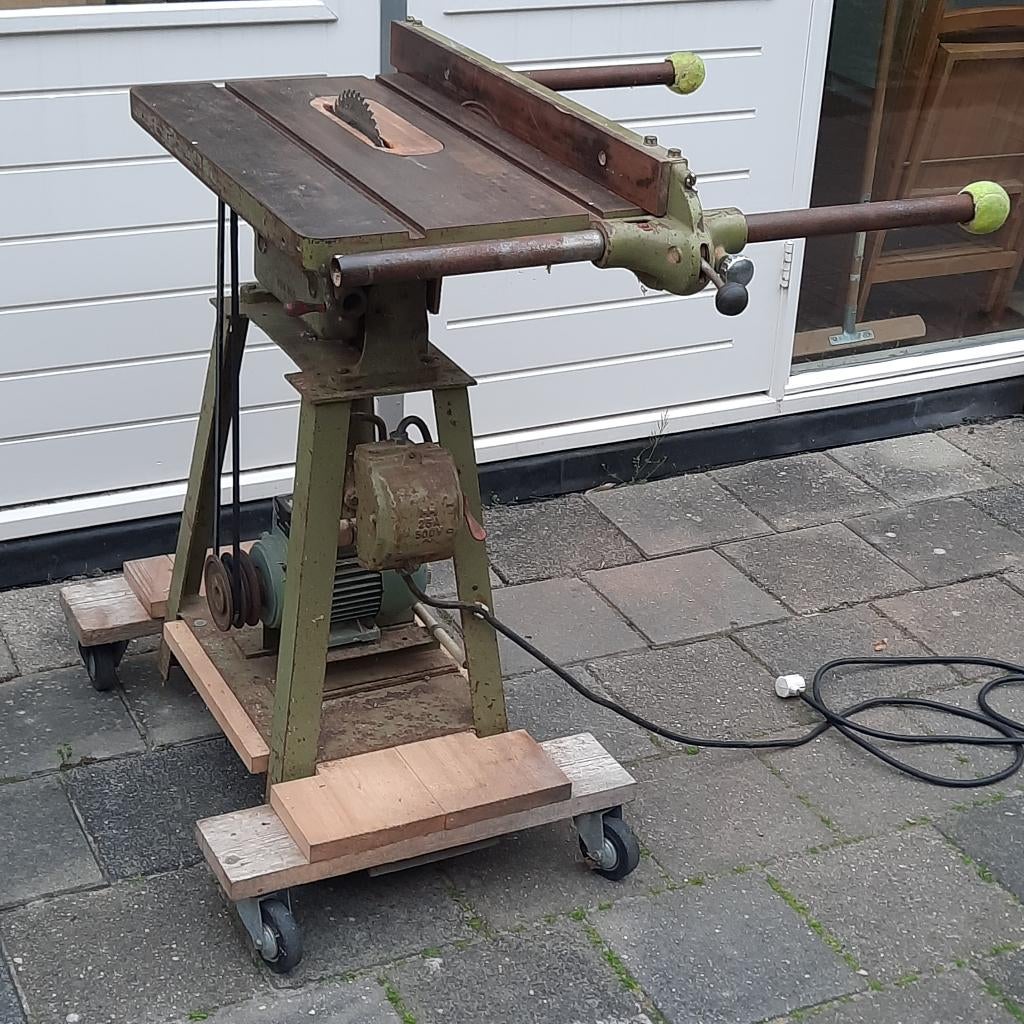 Zaagtafel met Geleide Systeem, Doe-het-zelf en Verbouw, Gereedschap | Zaagmachines, Ophalen, Gebruikt, Cirkelzaag, 30 tot 70 mm