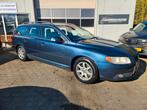 Volvo V70 2.4 D5 Momentum LEER..TREKHAAK, Voorwielaandrijving, 15 km/l, Blauw, Traction-control