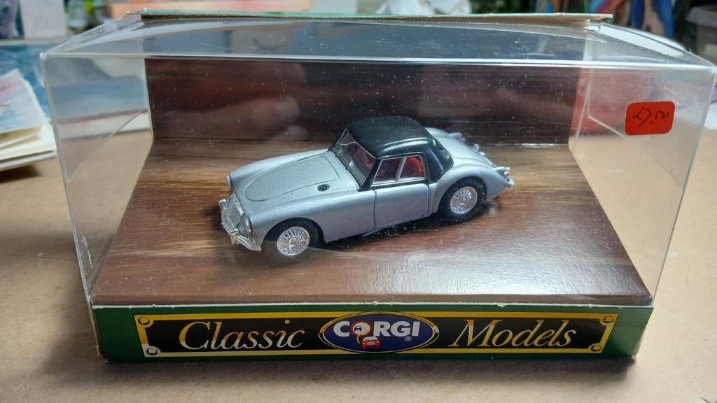 MGA, van Corgi, in OVP, Ophalen of Verzenden, Auto, Corgi