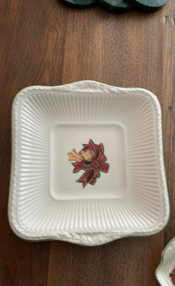 Wedgwood Christmastime schaal, Huis en Inrichting, Keuken | Servies, Ophalen of Verzenden, Wedgwood, Porselein, Schaal of Schalen