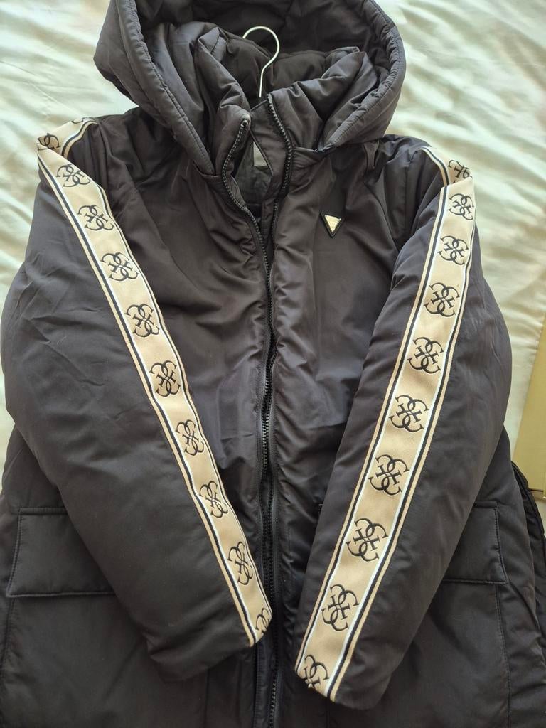 Guess winterjas met capuchon, Kleding | Dames, Jassen | Winter, Ophalen of Verzenden