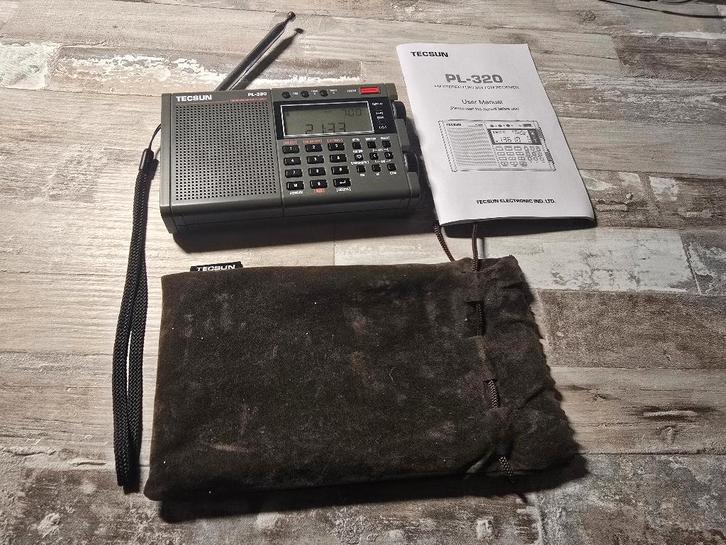 tecsun wereld ontvanger PL 320, Audio, Tv en Foto, Radio's, Zo goed als nieuw, Wereldontvanger, Ophalen of Verzenden
