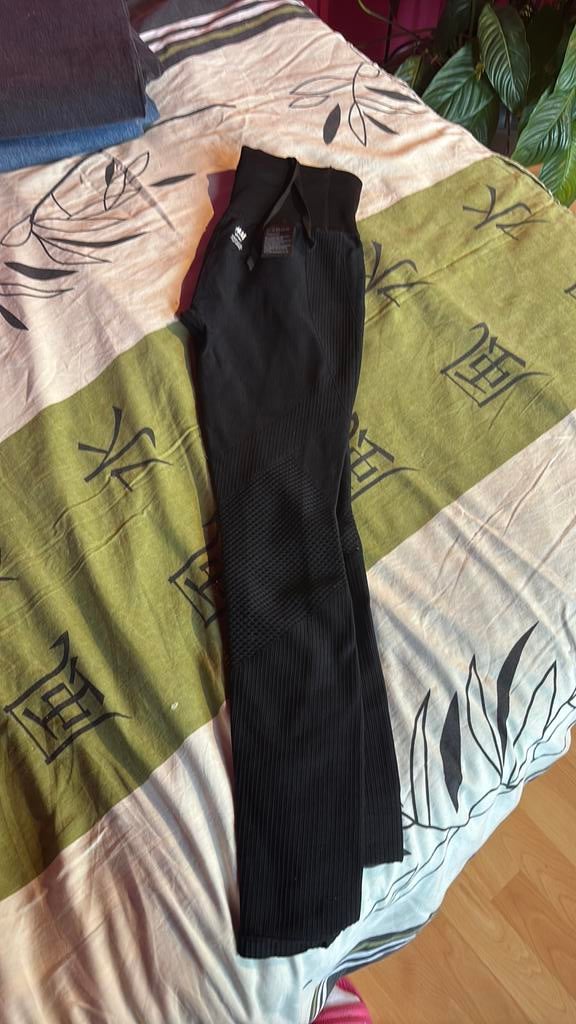 Sport legging, Ophalen, Zo goed als nieuw, Maat 46 (S) of kleiner, Zwart