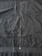 Te koop lange zilverkleurige halsketting met hartje, Ophalen of Verzenden, Zo goed als nieuw, Zilver, Overige materialen