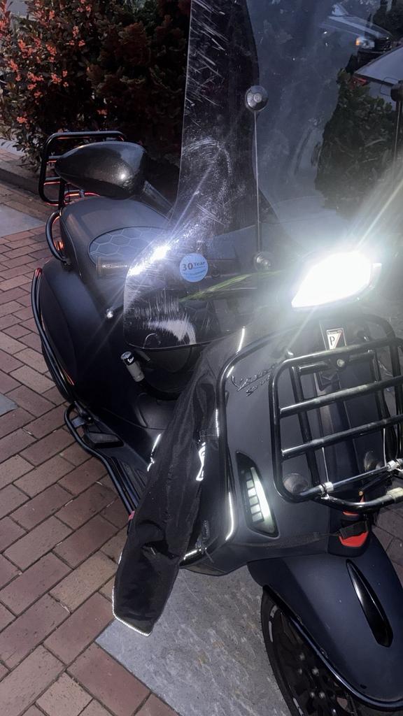 vespa sprint 2020 iget, Fietsen en Brommers, Scooters | Vespa, Ophalen, Zo goed als nieuw, Benzine