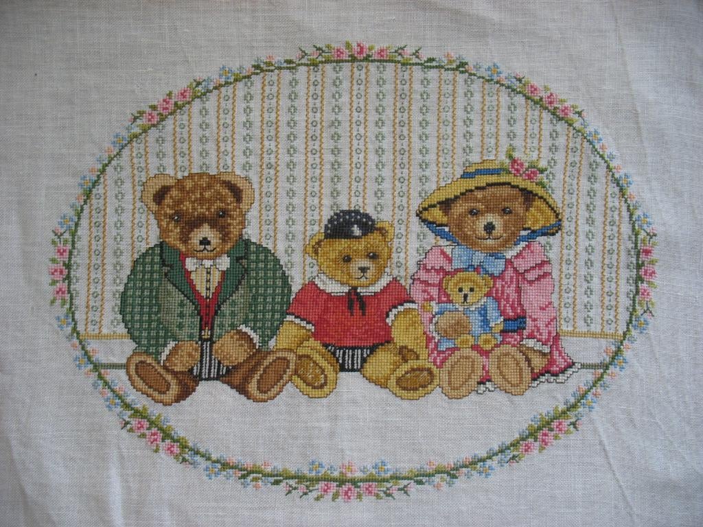 Geborduurd De Beren Familie-Kruissteek +Siersteken Vintage, Ophalen of Verzenden, Handborduren, Overige typen