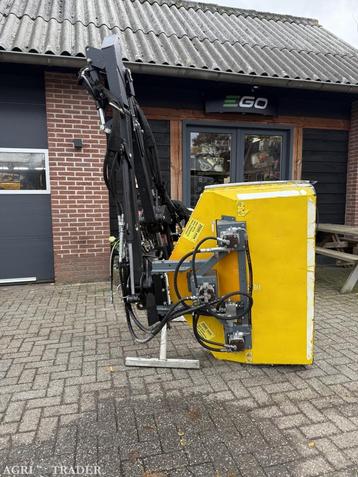 Mc Connel maaiarm. Snoeiarm, Becx snoeidek beschikbaar voor biedingen