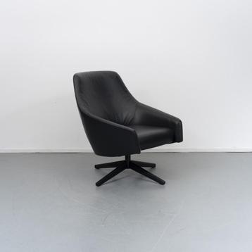 1x Montis Puk Low draai fauteuil zwart leder beschikbaar voor biedingen