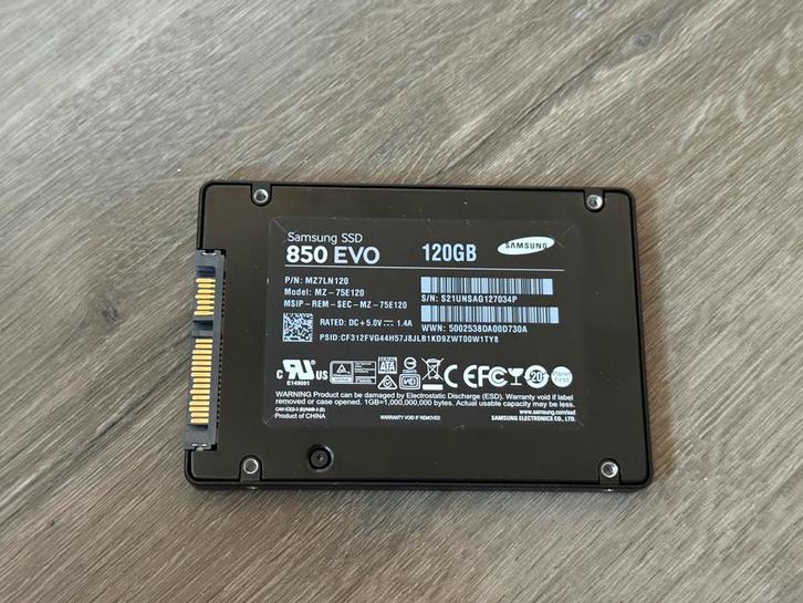 1x Samsung 128GB SATA SSD, Computers en Software, Harde schijven, Zo goed als nieuw, Laptop, Intern, SSD, SATA, Verzenden