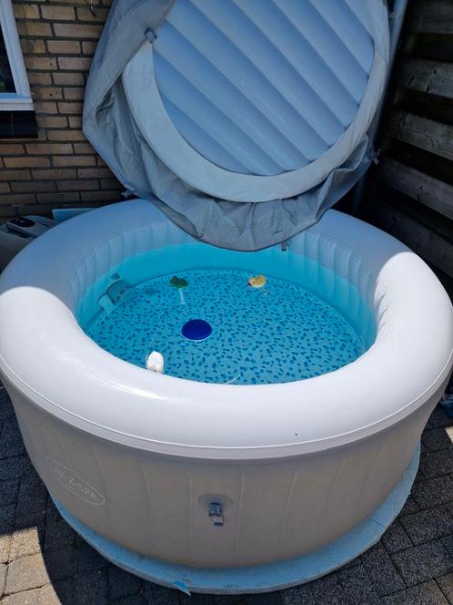 Opblaasbare jacuzzi, Tuin en Terras, Bubbelbaden en Hottubs, Gebruikt, Filter, Ophalen