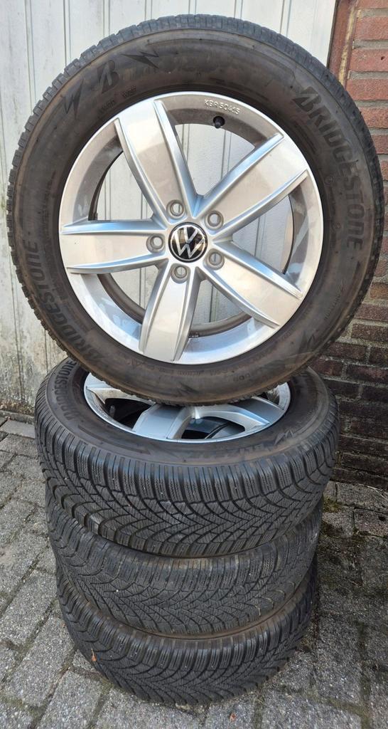 Volkswagen T-Roc Winterbanden Bridgestone 205/60/16, Auto-onderdelen, Banden en Velgen, Banden en Velgen, Winterbanden, 16 inch