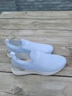 Hush Puppies wit mt 38 zgan, Ophalen of Verzenden, Zo goed als nieuw, Wit, Instappers