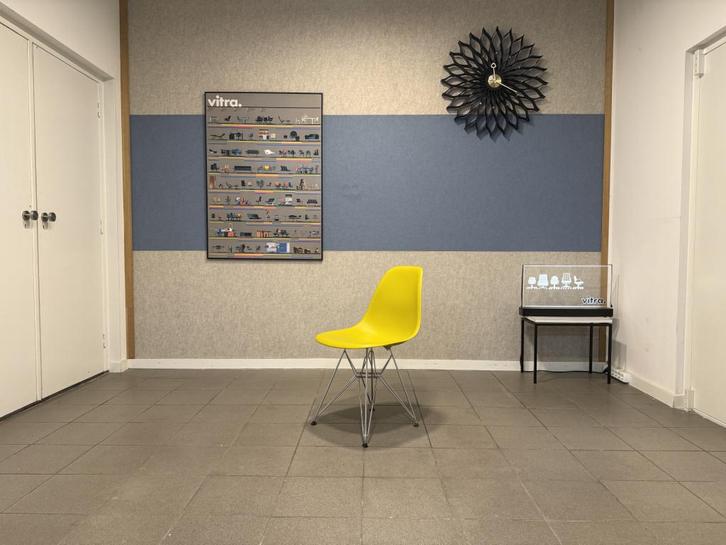 Vitra | Eames | DSR | Mosterdgeel | 1x, Huis en Inrichting, Stoelen, Gebruikt, Drie, Kunststof, Metaal, Overige kleuren, Ophalen of Verzenden