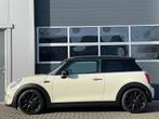 Mini 1.5 Cooper Serious Business | Navi | Xenon | Keyless |, Voorwielaandrijving, 136 pk, Gebruikt, 4 stoelen