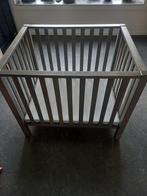 Mooie box met 2 boxkleden en bescherm mat (Grey wash), Ophalen, Zo goed als nieuw, Rechthoekig, In hoogte verstelbaar