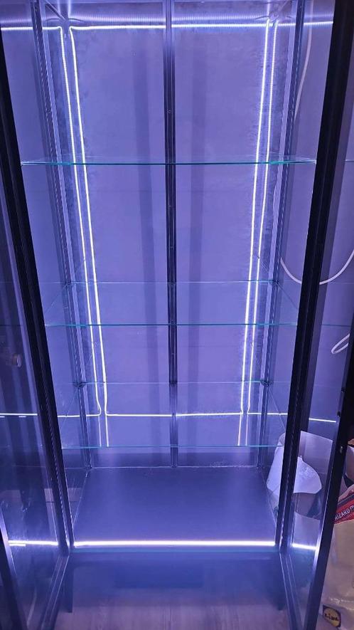 Milsbo vitrinekast, Huis en Inrichting, Kasten | Vitrinekasten, Gebruikt, 150 tot 200 cm, 25 tot 50 cm, Met deur(en), Met plank(en)