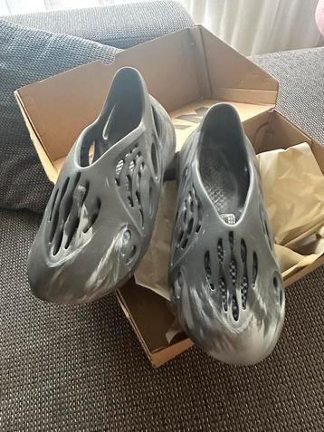 Adidas Yezzy Foan Runner Mx 39 beschikbaar voor biedingen