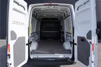 Volkswagen Crafter 35 163PK Automaat RWD L3H3/L2H2 3,5 Trekv, Auto's, Bestelauto's, Automaat, Achterwielaandrijving, Gebruikt