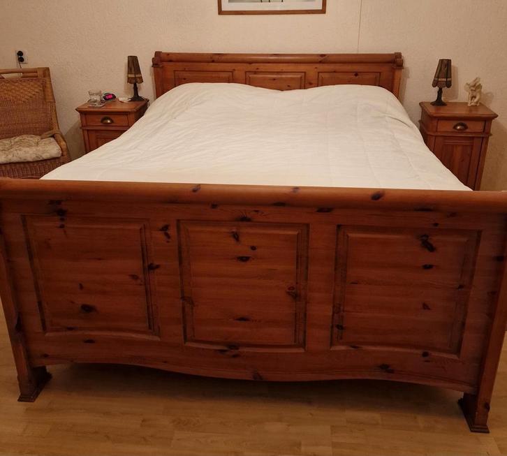 Bed van grenen te koop. Zeer mooi compleet bed., Huis en Inrichting, Slaapkamer | Complete slaapkamers, Zo goed als nieuw, Tweepersoons