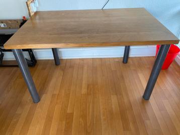 Werktafel beschikbaar voor biedingen