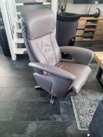 Lederen Relax fauteuil, draait en is handmatig verstelbaar., Gebruikt, Ophalen