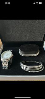 Pierre Cardin horloge en armbanden, Sieraden, Tassen en Uiterlijk, Horloges | Dames, Overige merken, Staal, Verzenden, Polshorloge