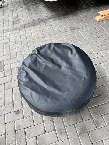 Hoes voor reservewiel 15 - 16 inch beschikbaar voor biedingen