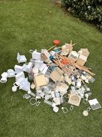 Bakjes nestkastjes drinkflesjes enz enz alles in een koop, Ophalen, Gebruikt, Kunststof, Broedkooi of Kweekkooi