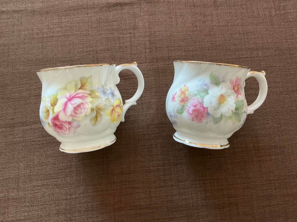 2x Queen’s Staffordshire China mokken, Ophalen of Verzenden, Nieuw, Porselein, Kop en/of schotel